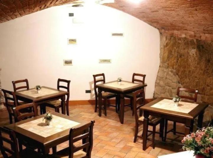 Baldovino Di Monte Bed & Breakfast *